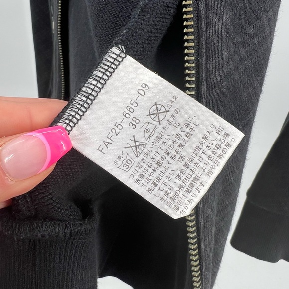 Burberry zip up sweater - Picture 9 of 10